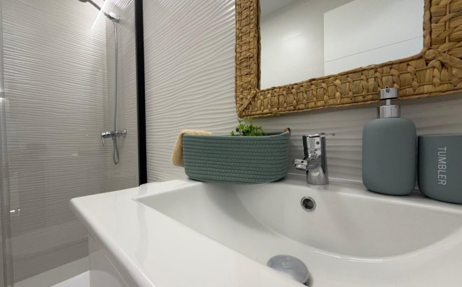 Revente - Appartement -
Torrevieja - Punta Prima
