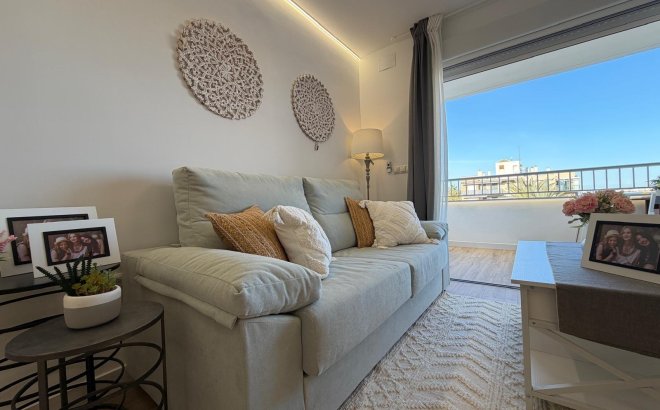 Revente - Appartement -
Torrevieja - Punta Prima