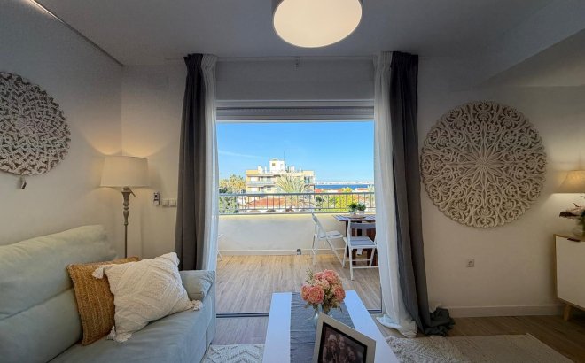 Revente - Appartement -
Torrevieja - Punta Prima