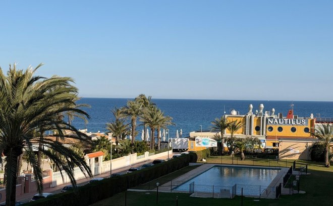 Revente - Appartement -
Torrevieja - Punta Prima