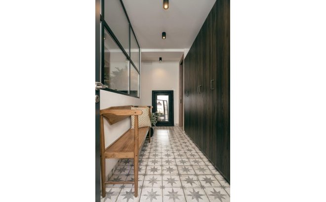 Herverkoop - Appartement -
Torrevieja - Las Piscinas Naturales
