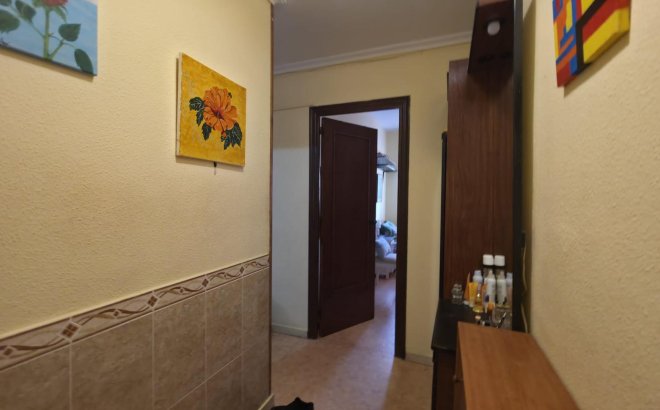 Herverkoop - Appartement -
Torrevieja - Playa del Cura