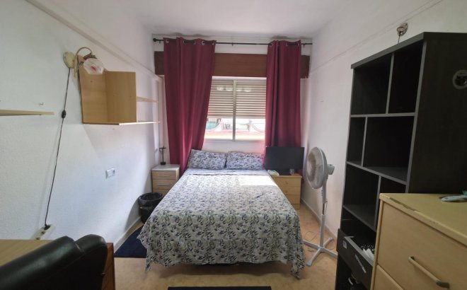 Herverkoop - Appartement -
Torrevieja - Playa del Cura