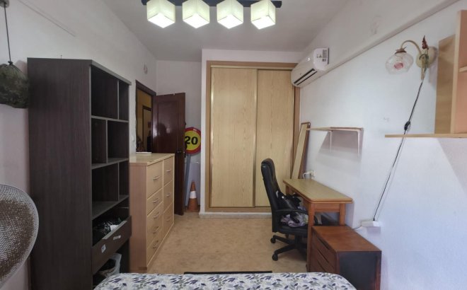 Herverkoop - Appartement -
Torrevieja - Playa del Cura