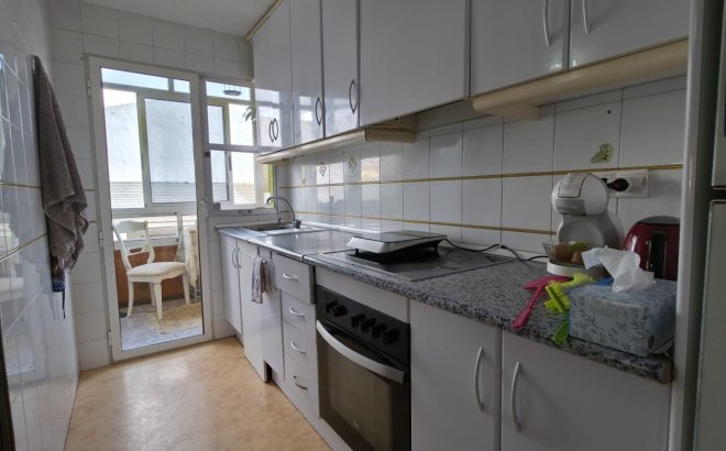 Herverkoop - Appartement -
Torrevieja - Playa del Cura