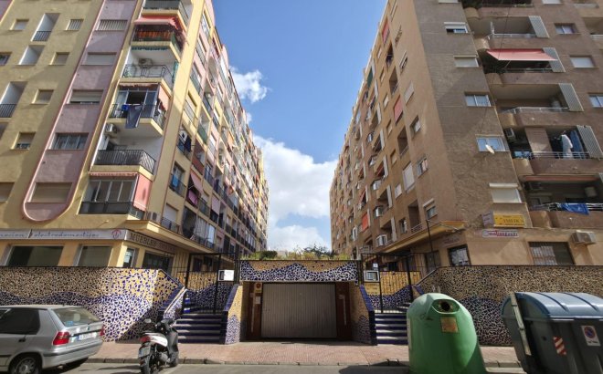 Herverkoop - Appartement -
Torrevieja - Playa del Cura