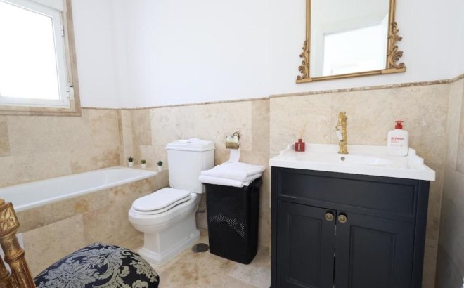 Resale - Villa -
Villamartin - Costa Blanca