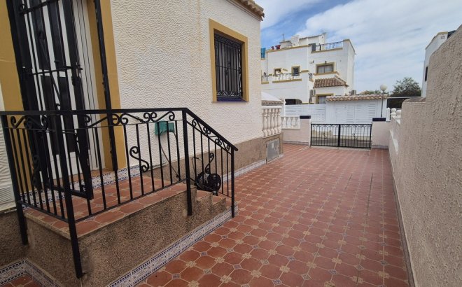 Herverkoop - Town House -
Orihuela Costa - Costa Blanca