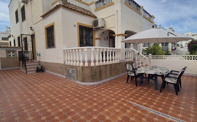 Herverkoop - Town House -
Orihuela Costa - Costa Blanca