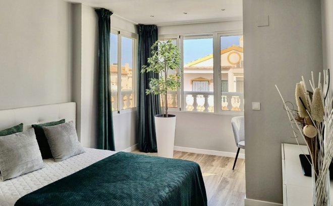Resale - Town House -
Los Altos - Costa Blanca