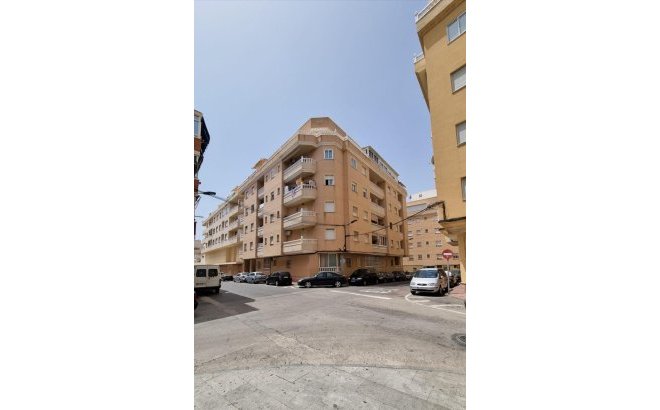 Resale - Apartment -
Torrevieja