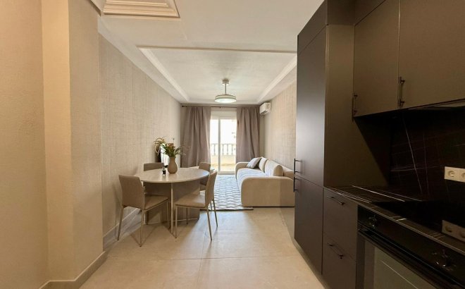 Revente - Appartement -
Torrevieja - Playa del Cura