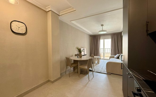 Revente - Appartement -
Torrevieja - Playa del Cura
