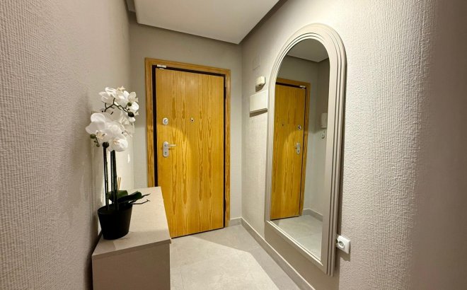 Revente - Appartement -
Torrevieja - Playa del Cura