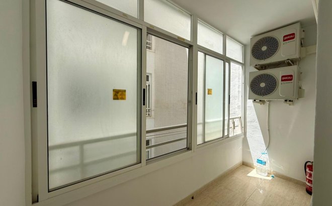 Revente - Appartement -
Torrevieja - Playa del Cura