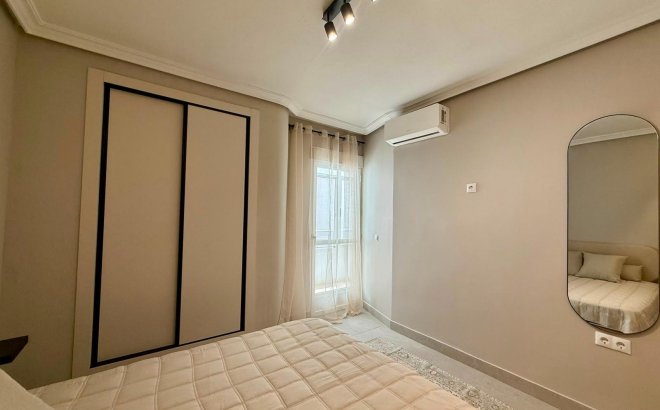 Revente - Appartement -
Torrevieja - Playa del Cura