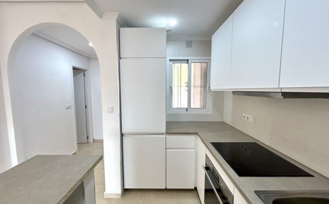 Revente - Appartement -
Villamartin - Costa Blanca