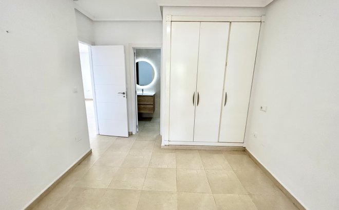 Revente - Appartement -
Villamartin - Costa Blanca
