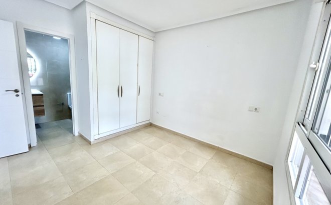 Revente - Appartement -
Villamartin - Costa Blanca