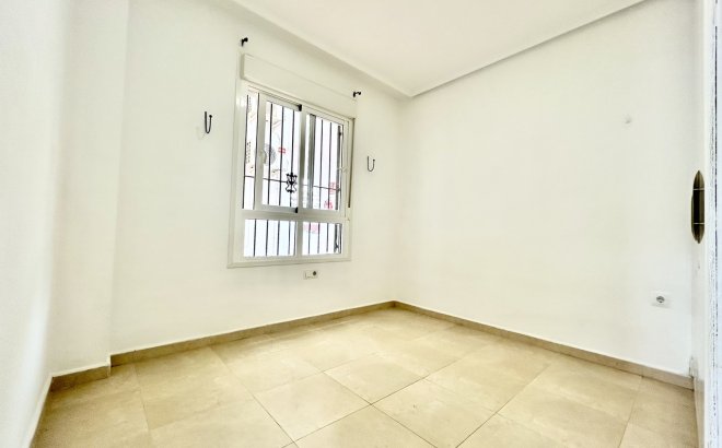Revente - Appartement -
Villamartin - Costa Blanca