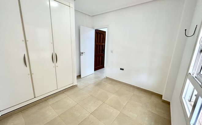 Revente - Appartement -
Villamartin - Costa Blanca