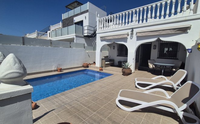 Resale - Semi Detached -
Villamartin - Costa Blanca
