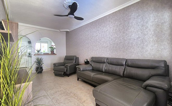Resale - Semi Detached -
Villamartin - Costa Blanca