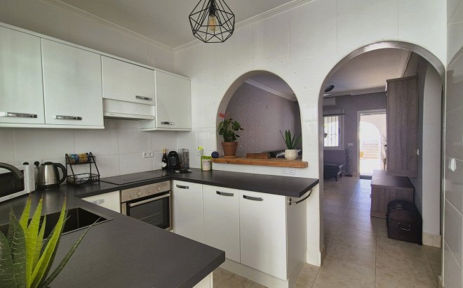 Resale - Semi Detached -
Villamartin - Costa Blanca