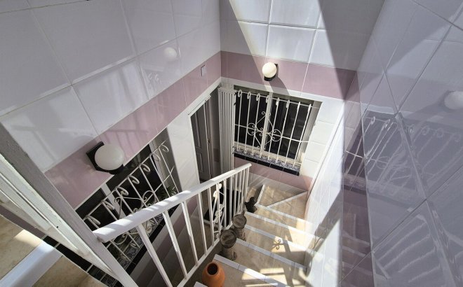 Resale - Semi Detached -
Villamartin - Costa Blanca