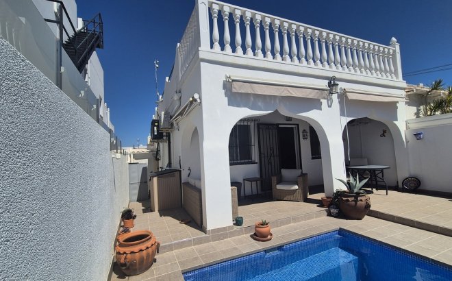 Resale - Semi Detached -
San Miguel de Salinas - Inland