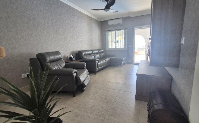 Resale - Semi Detached -
San Miguel de Salinas - Inland