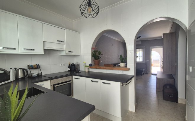 Resale - Semi Detached -
San Miguel de Salinas - Inland