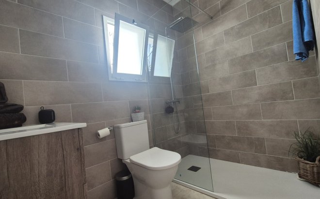 Resale - Semi Detached -
San Miguel de Salinas - Inland