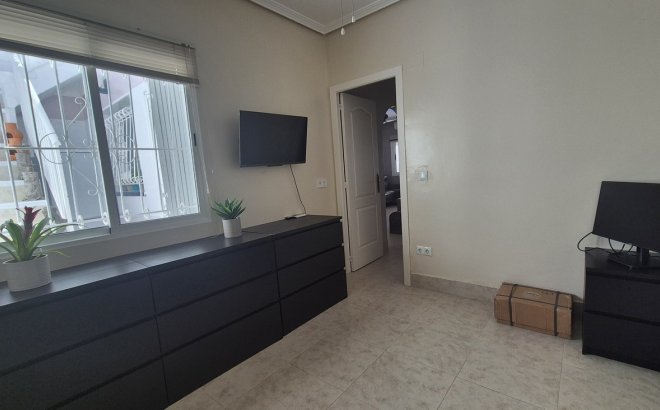 Resale - Semi Detached -
San Miguel de Salinas - Inland