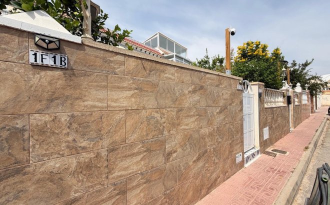 Resale - Bungalow -
Torrevieja - Torreblanca