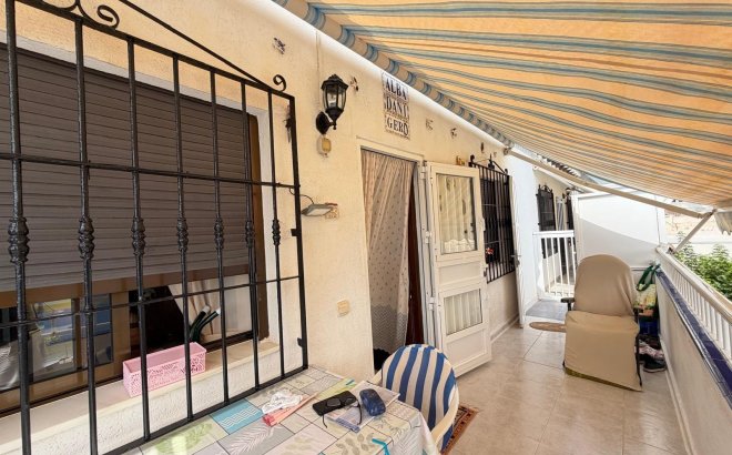 Resale - Bungalow -
Torrevieja - Torreblanca