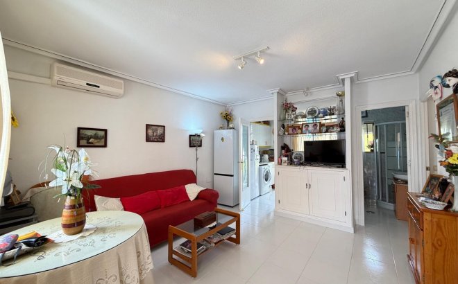 Resale - Bungalow -
Torrevieja - Torreblanca