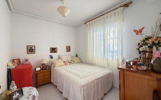 Resale - Bungalow -
Torrevieja - Torreblanca