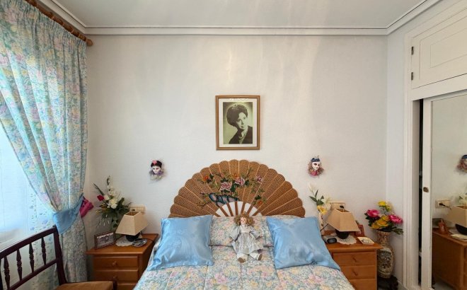 Resale - Bungalow -
Torrevieja - Torreblanca