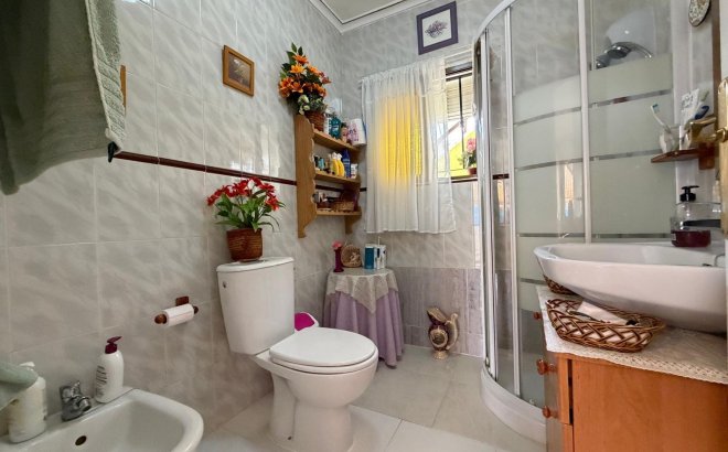 Resale - Bungalow -
Torrevieja - Torreblanca