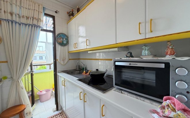 Resale - Bungalow -
Torrevieja - Torreblanca