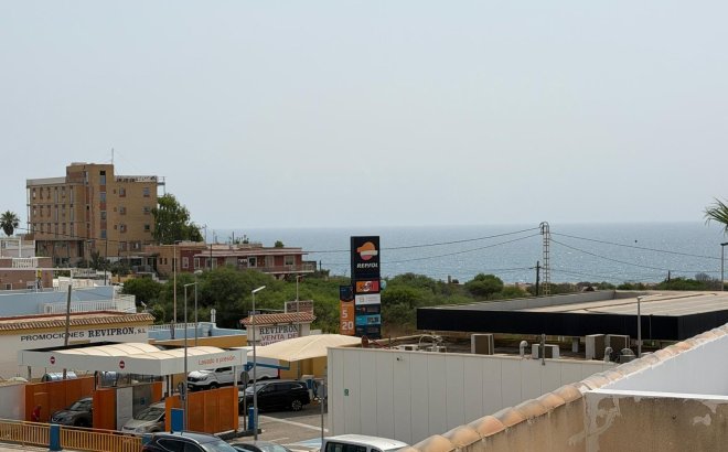 Resale - Bungalow -
Torrevieja - Torreblanca