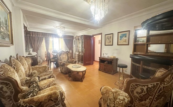 Resale - Apartment -
Torrevieja - Centro