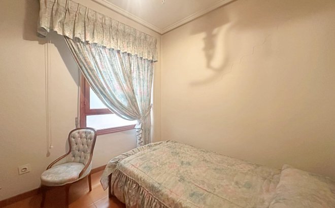 Resale - Apartment -
Torrevieja - Centro