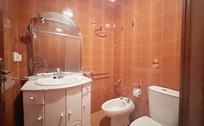 Resale - Apartment -
Torrevieja - Centro