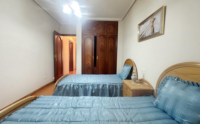 Resale - Apartment -
Torrevieja - Centro