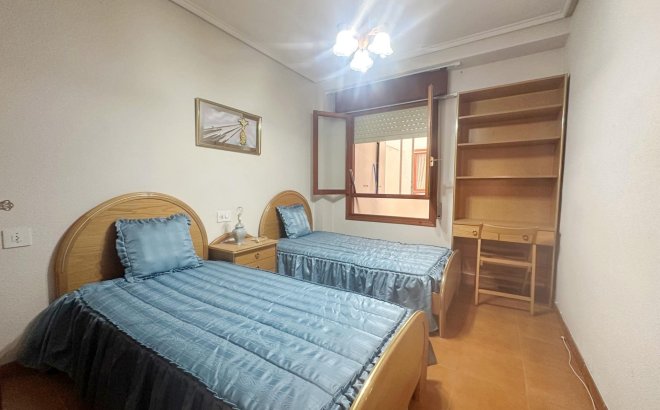 Resale - Apartment -
Torrevieja - Centro