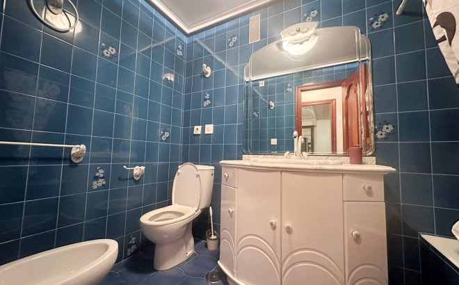 Resale - Apartment -
Torrevieja - Centro