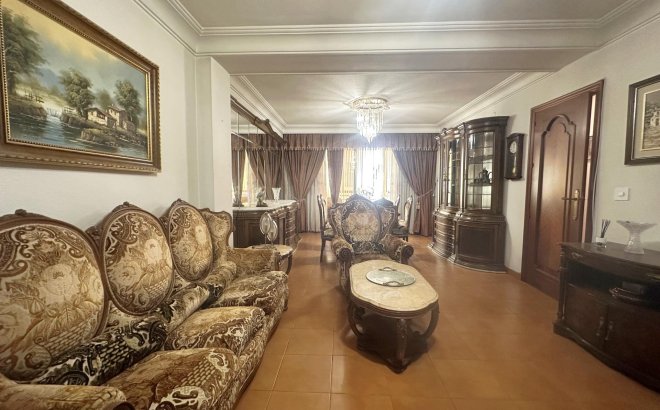 Resale - Apartment -
Torrevieja - Centro