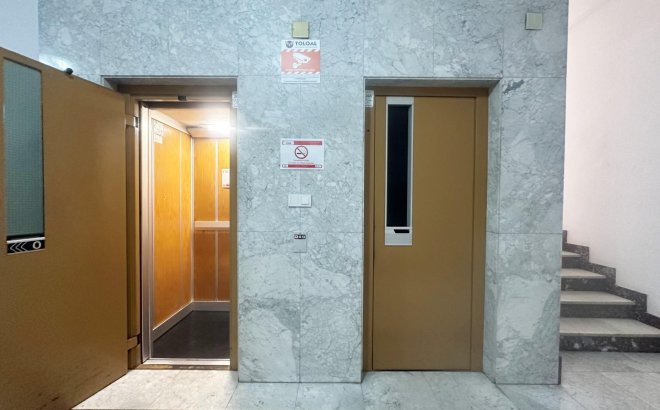 Resale - Apartment -
Torrevieja - Centro